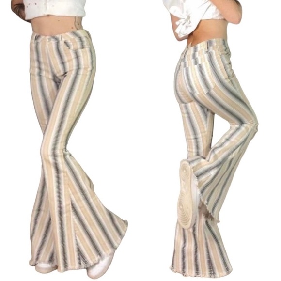 Altar'd State Pants - NWT Altar’d State ultra flare stretch jeans/pants boho print L